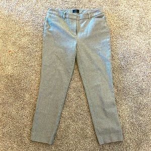 White House Black Market “The Slim Ankle” size 4 pants
